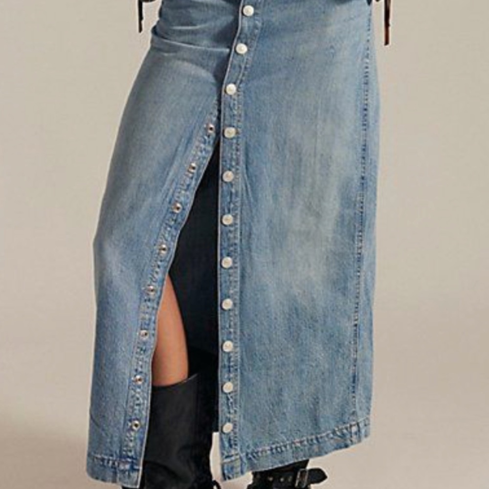 EUC, Gap Button-Front Skirt, Size 8R, Light Wash, Pics Included for Inspiration
